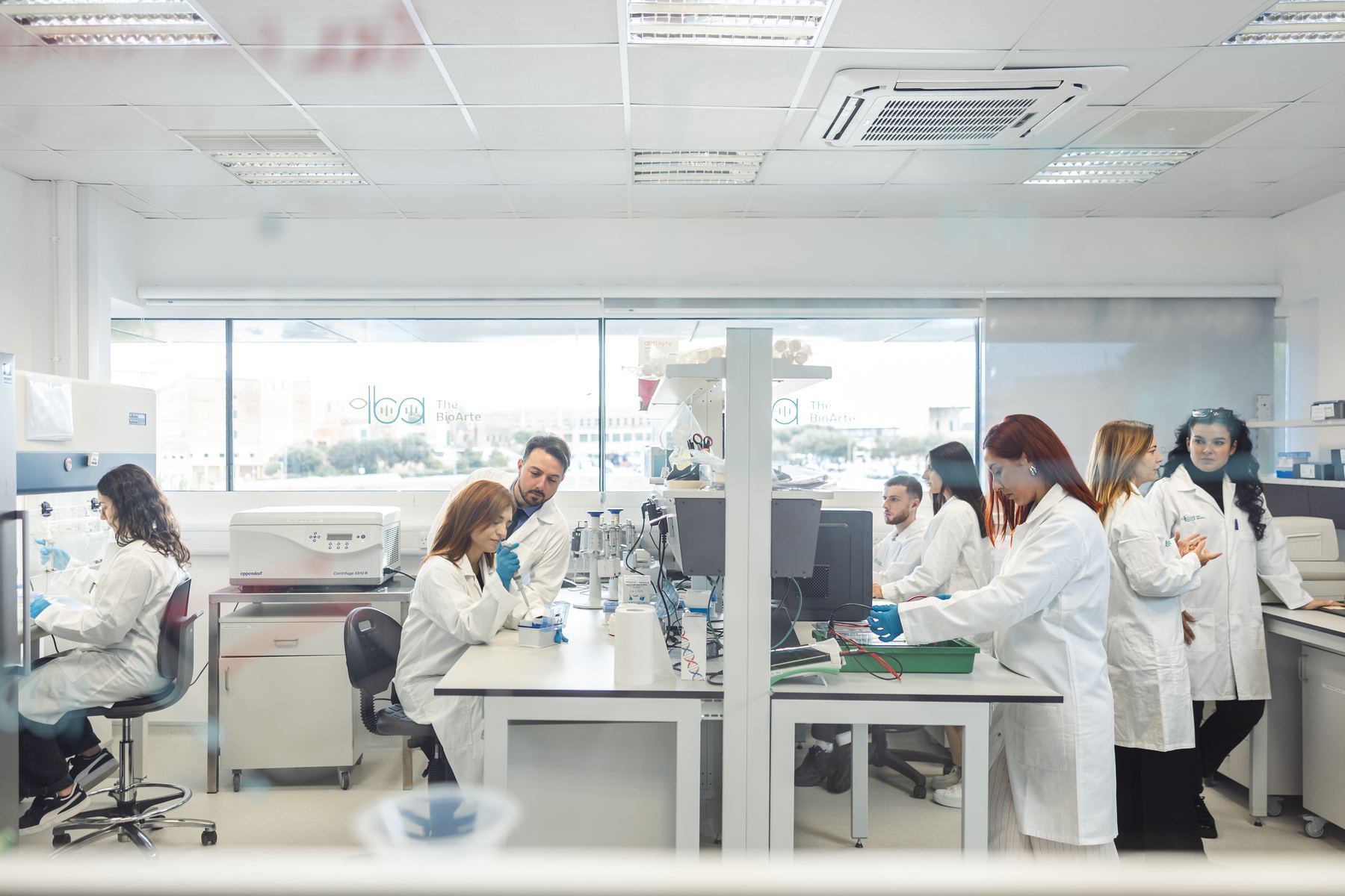 Team The BioArte al lavoro nel laboratorio di Malta